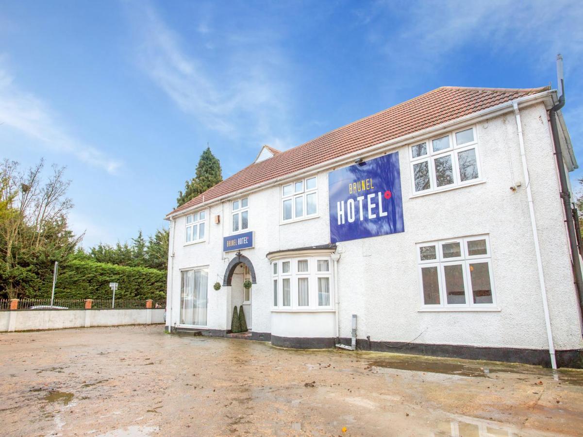 Oyo Brunel Hotel Uxbridge Exterior photo