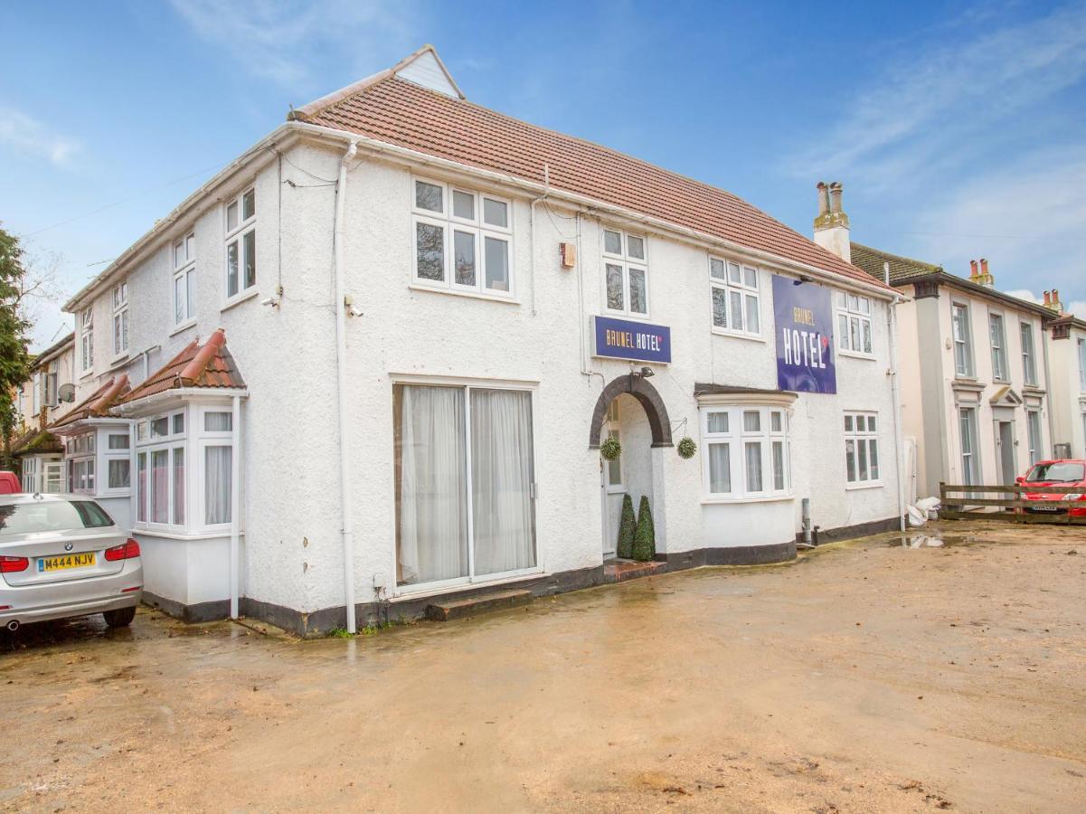 Oyo Brunel Hotel Uxbridge Exterior photo