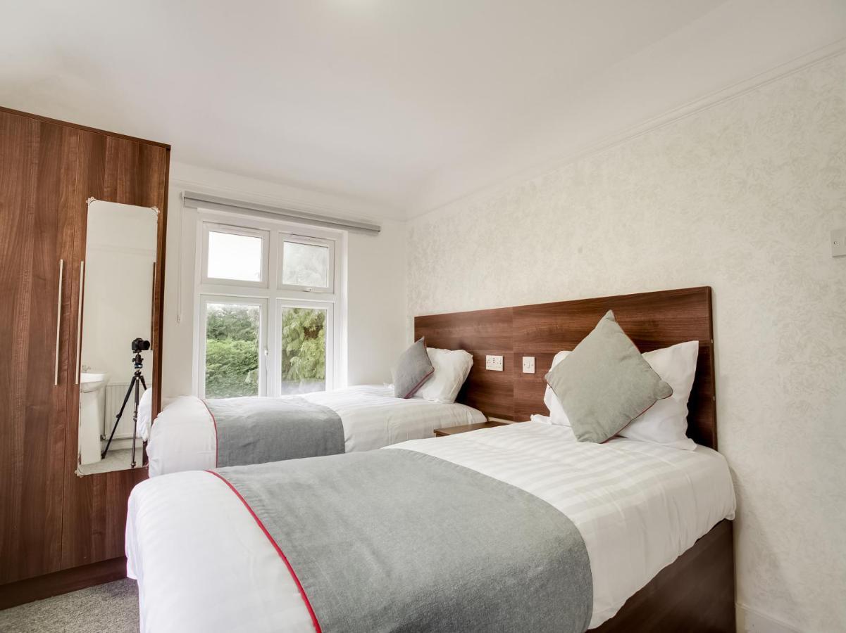 Oyo Brunel Hotel Uxbridge Exterior photo
