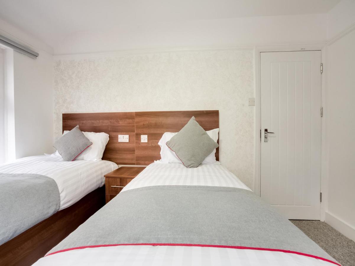 Oyo Brunel Hotel Uxbridge Exterior photo