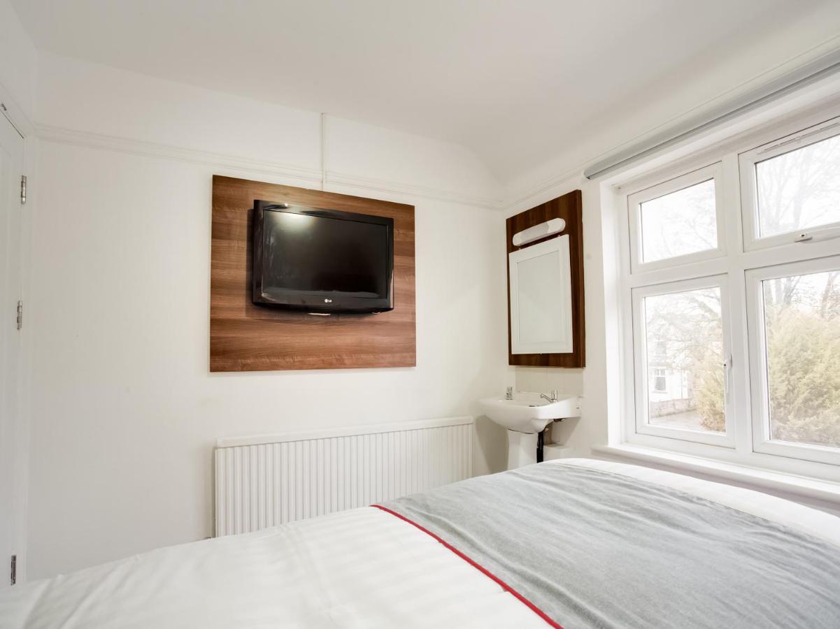 Oyo Brunel Hotel Uxbridge Exterior photo